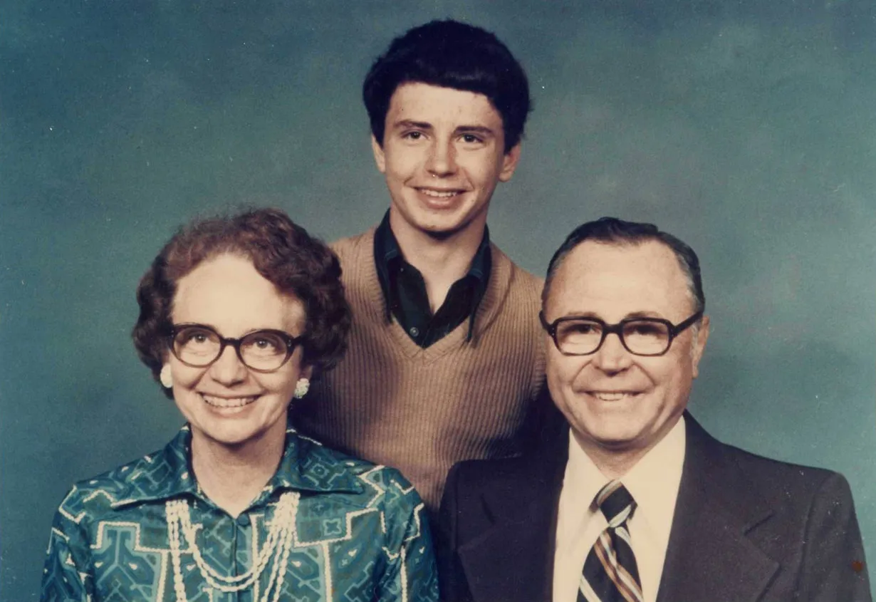 Daniel Johnston with his parents
